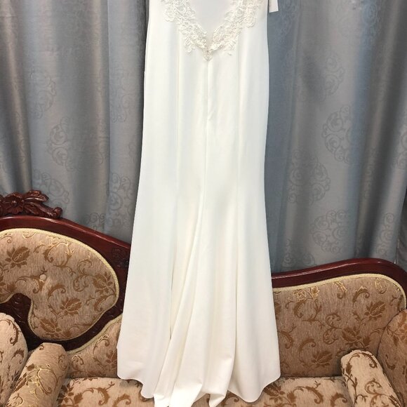 New Ivory Wedding Dress, Crepe Simple Elegant, Comfortable Keyhole Back Backless - Picture 10 of 11